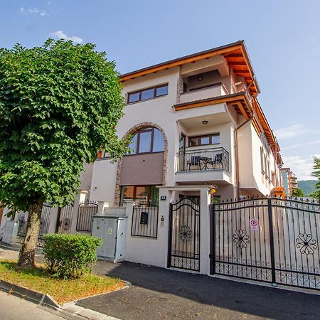 Cozy Brand New Boutique Aparthotel Брашов Экстерьер фото